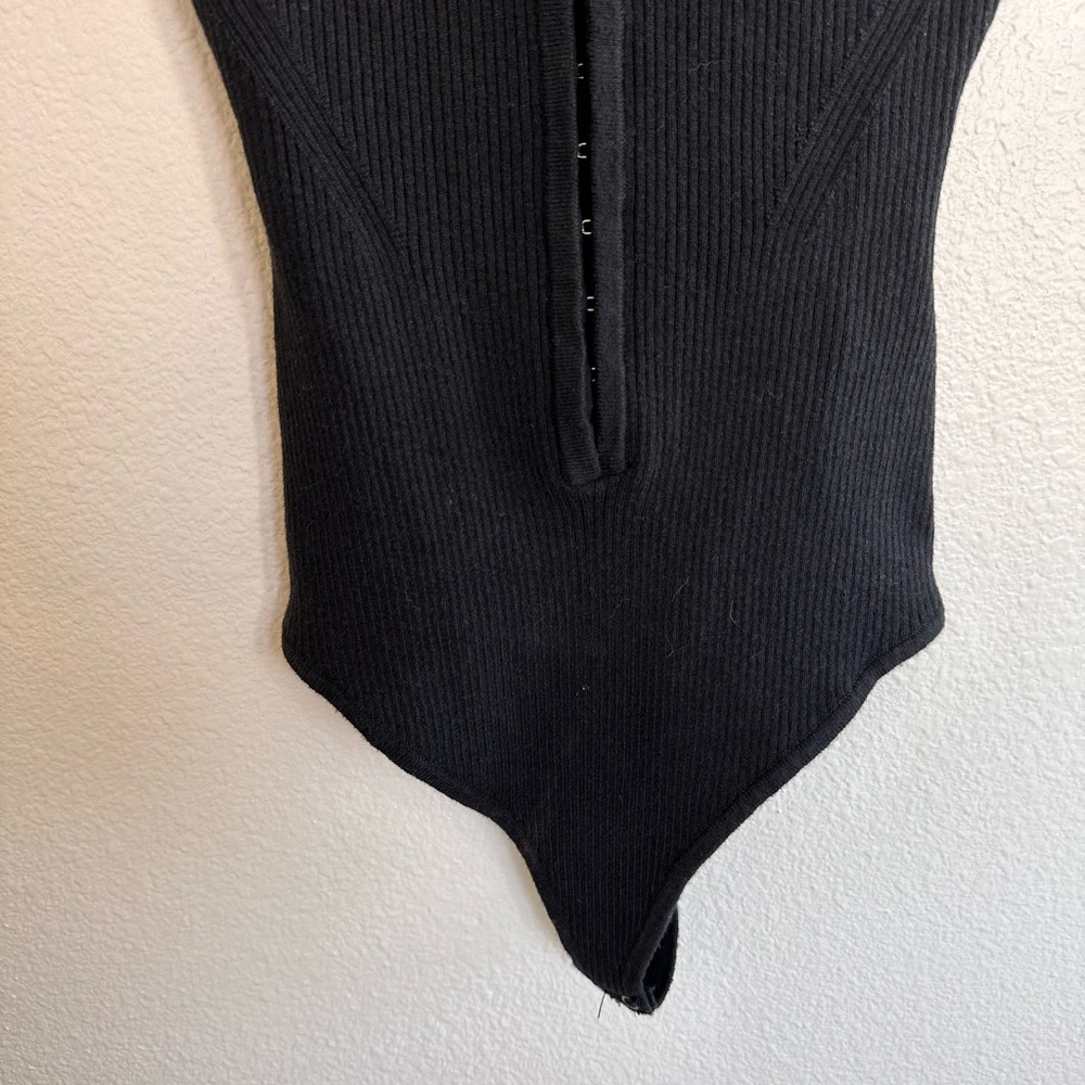 Abercrombie Ribbed Button-Down Bodysuit - Picture 2 of 7